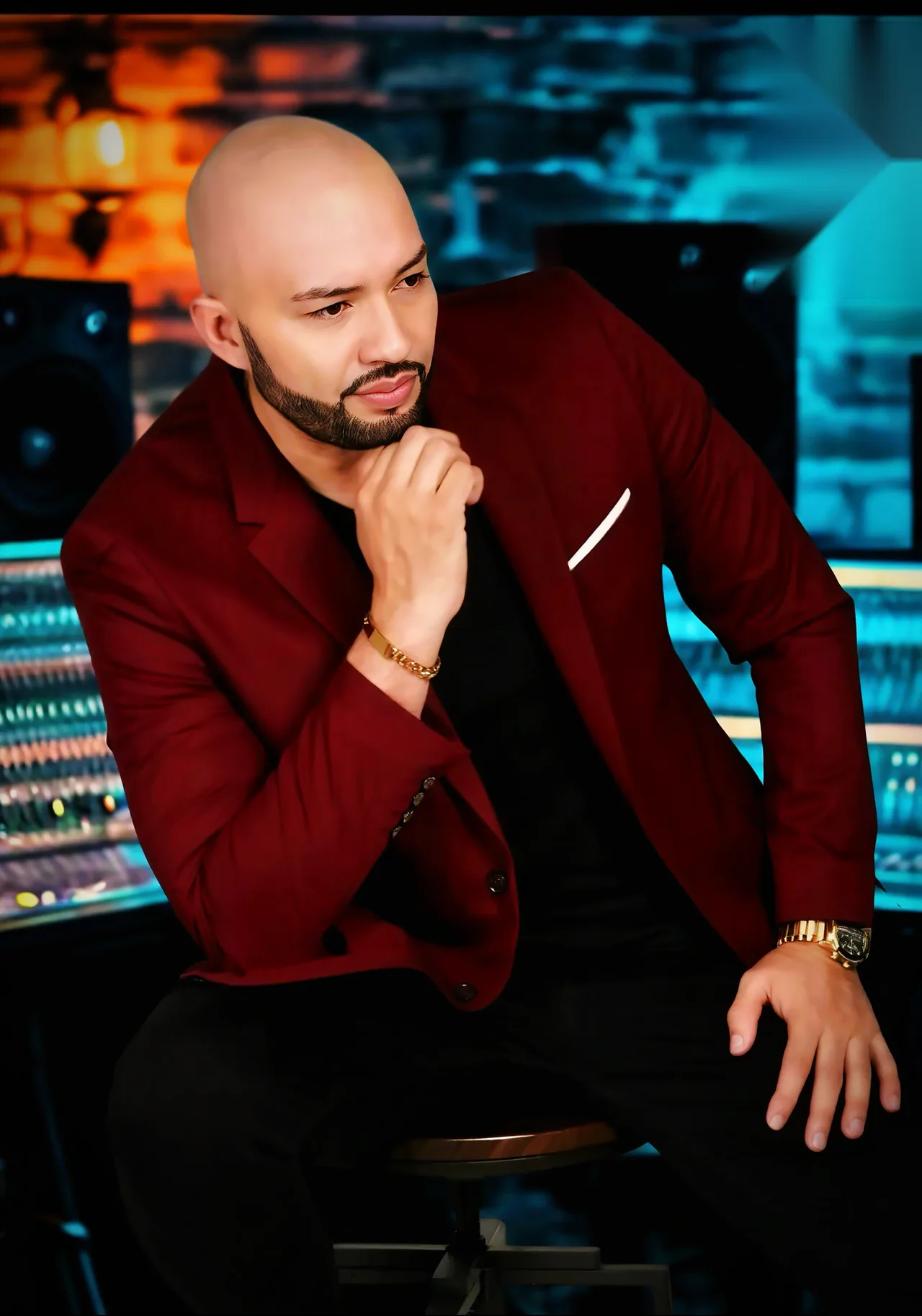 Robin Del Castillo, Latin and salsa singer performing live in London